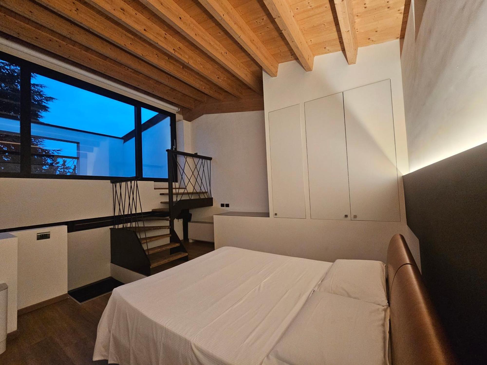 Mezzago Royal Suites Exterior photo