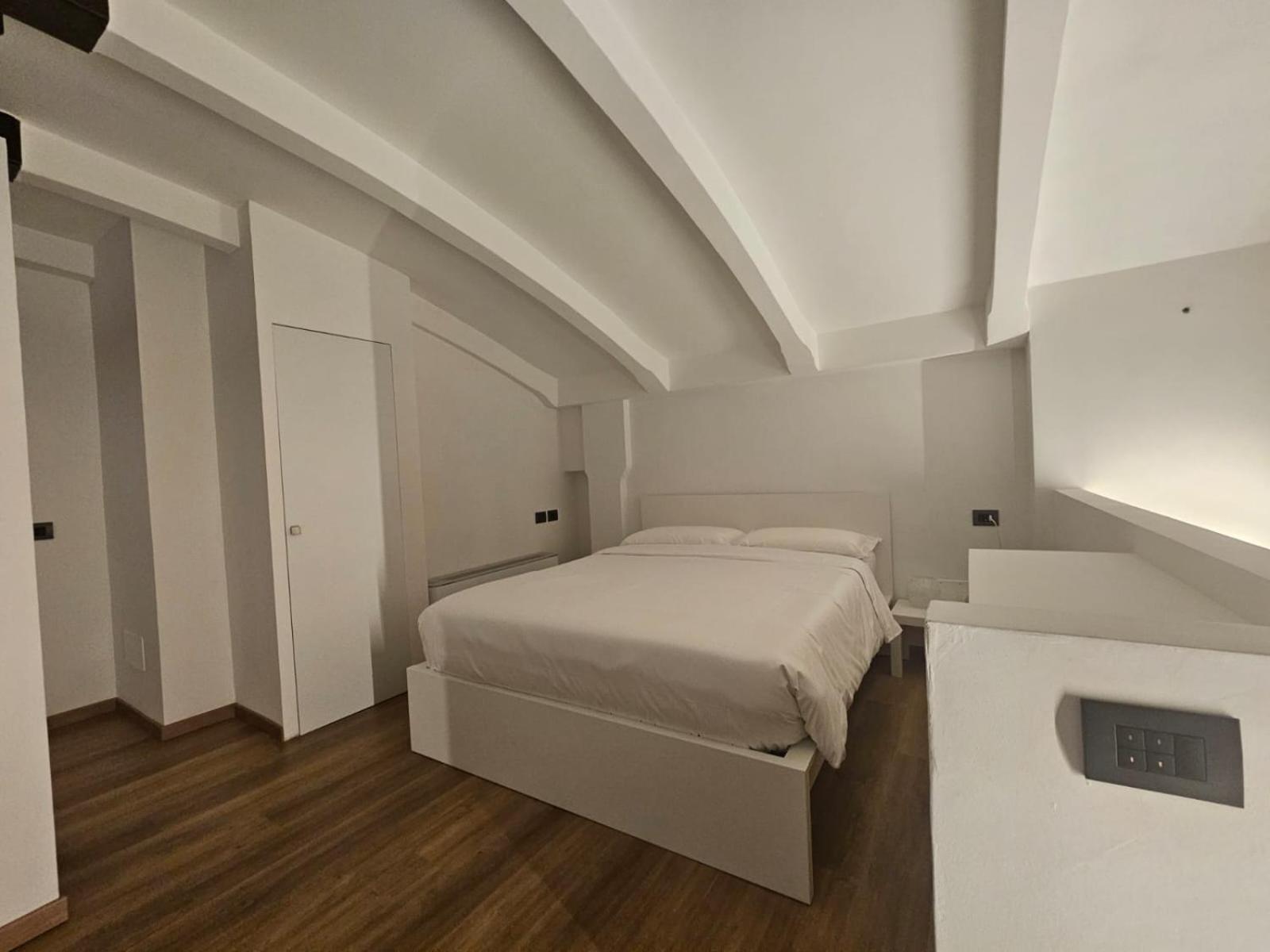 Mezzago Royal Suites Exterior photo